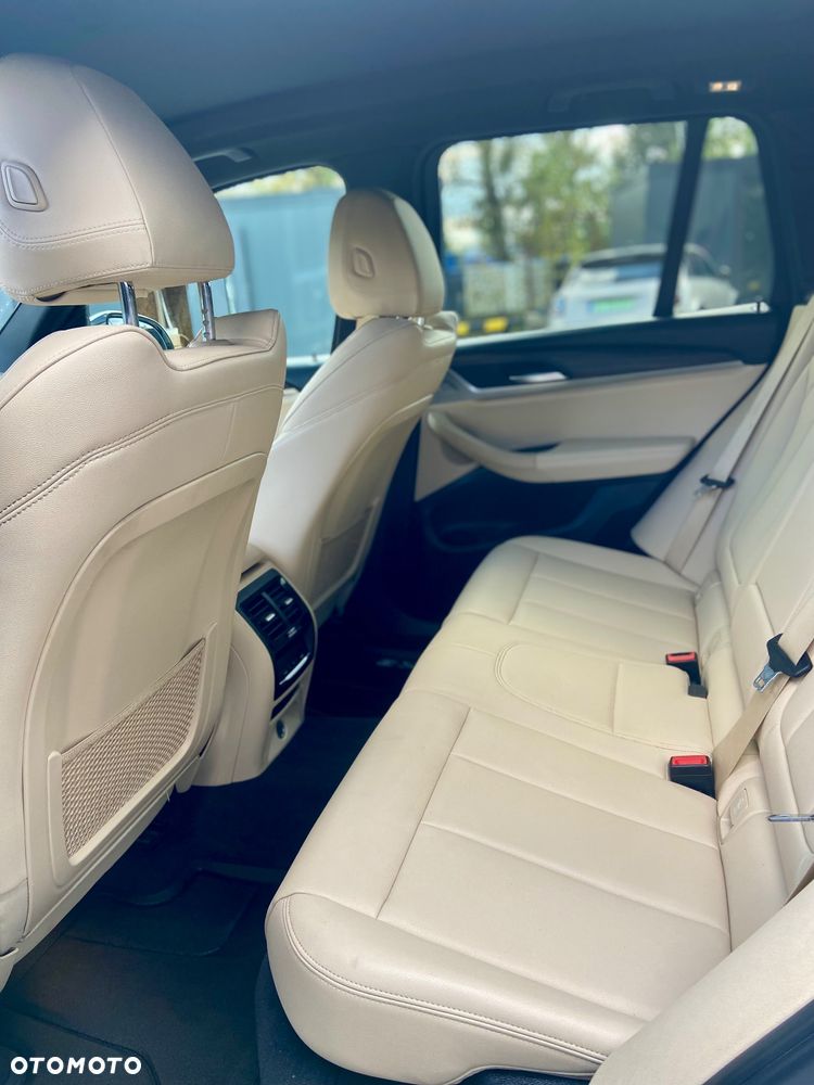 BMW X3 xDrive30i Luxury Line - 22