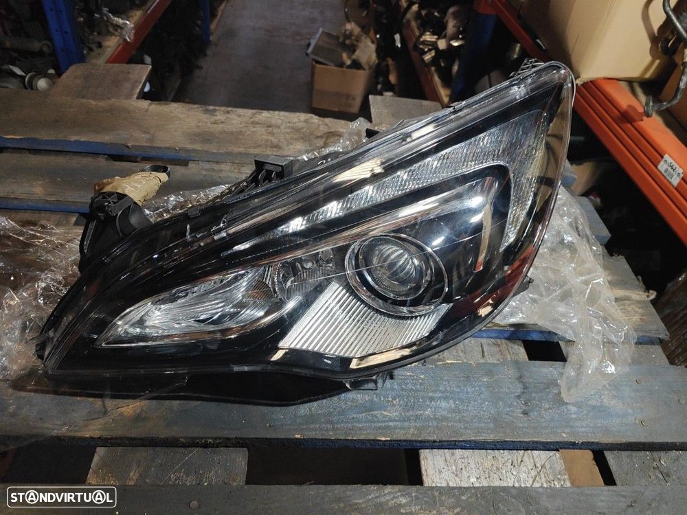 Farol Frente Esquerdo / Otica Esquerda Opel Astra J (P10)  39035871 Al - 1