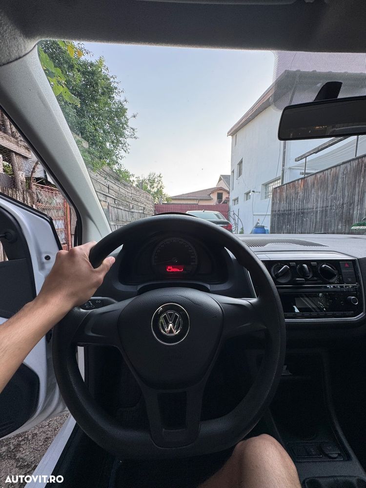 Volkswagen up! (BlueMotion Technology) move - 17