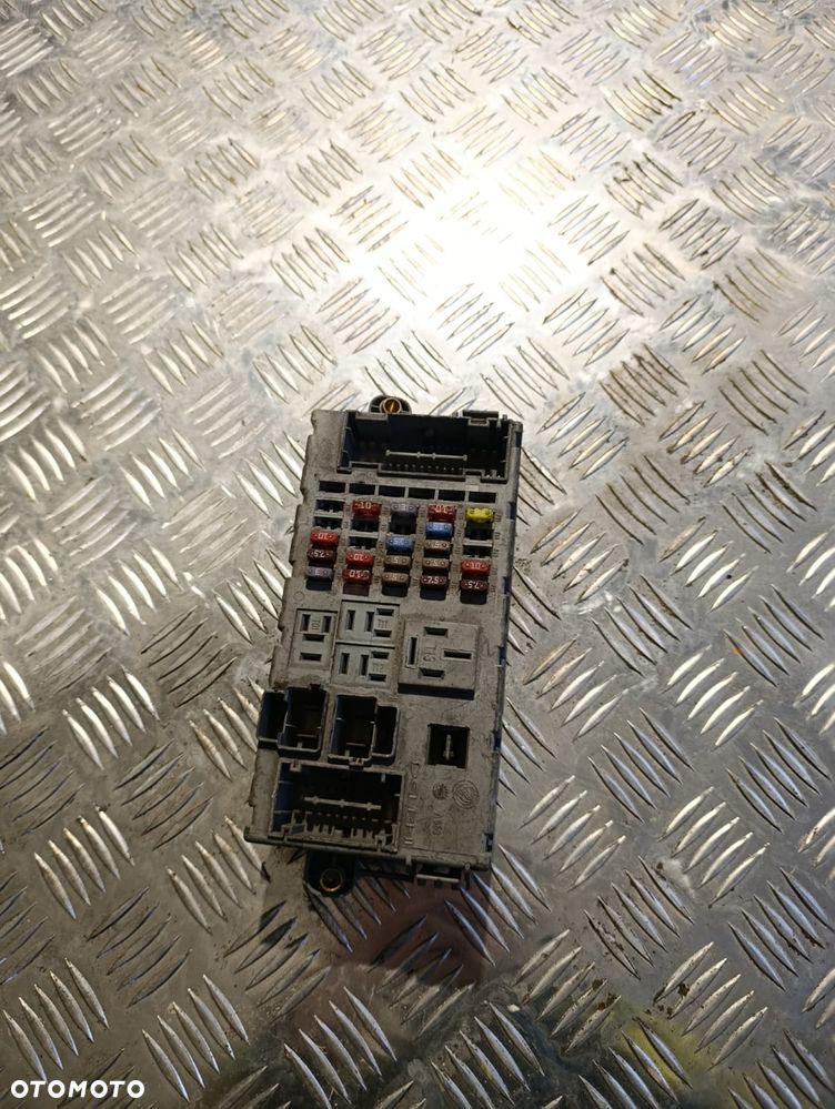 IVECO DAILY 06-14 SKRZYNKA BEZPIECZNIKÓW 5801359660 - 1