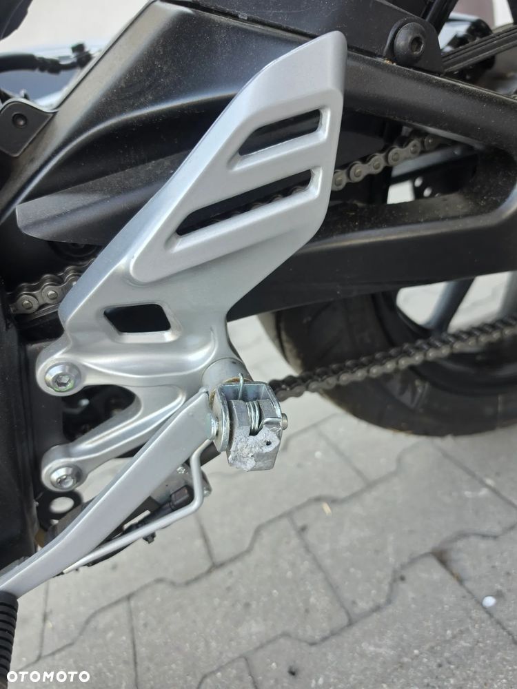 Yamaha YZF - 35