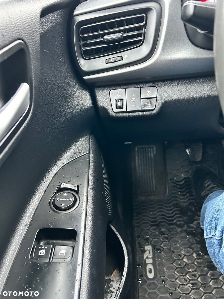 Skoda Fabia 1.0 Ambition - 23