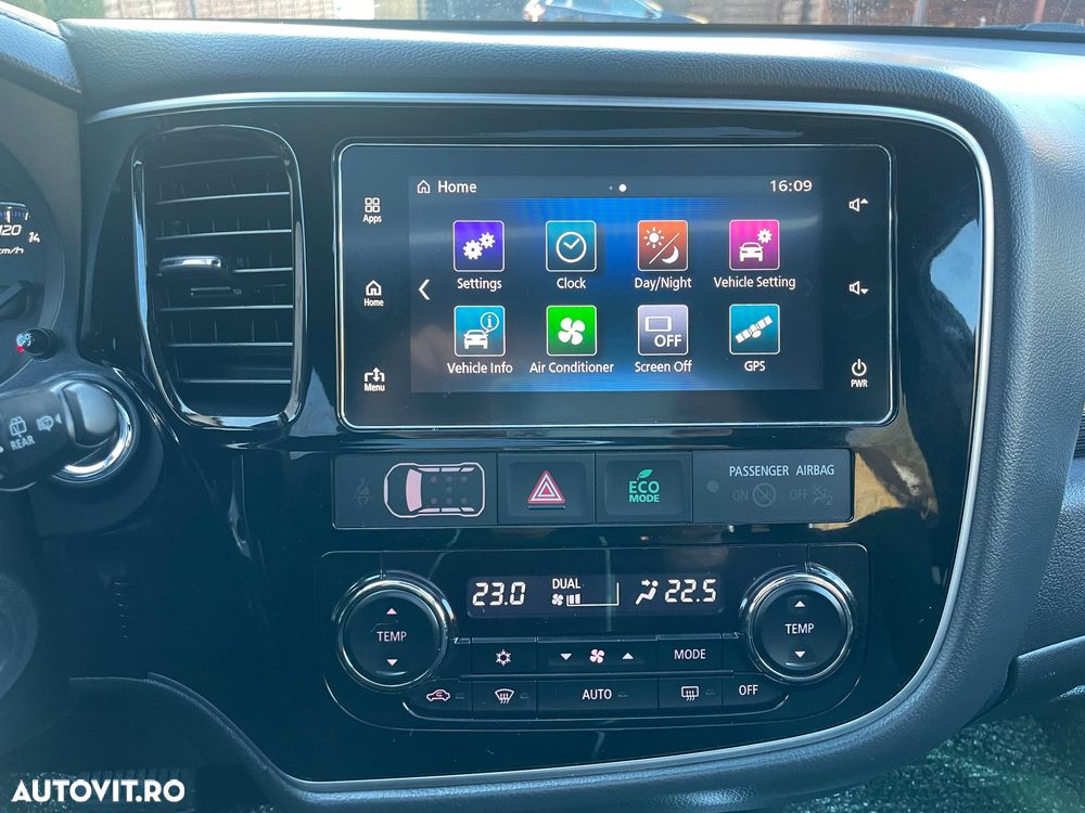 Mitsubishi Outlander - 24