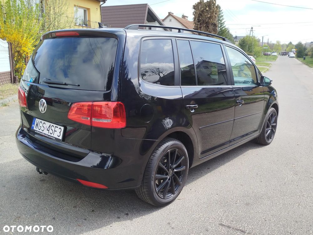 Volkswagen Touran - 5