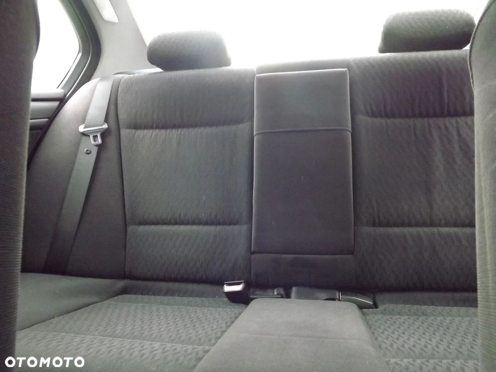 BMW Seria 3 318i - 16