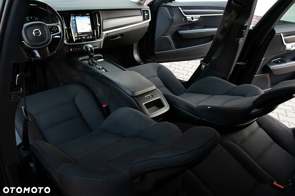 Volvo V90 D3 SCR Momentum - 24