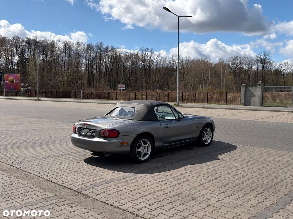 Mazda MX-5 1.6i 16V - 11