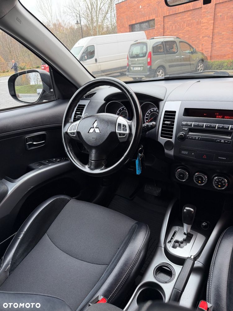 Mitsubishi Outlander 2.0 Intense + 2WD EU5 CVT - 30