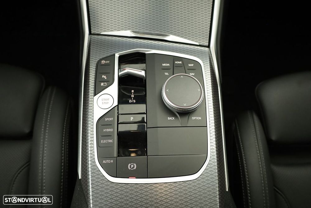 BMW 330 e Edição Desportiva M Auto - 14