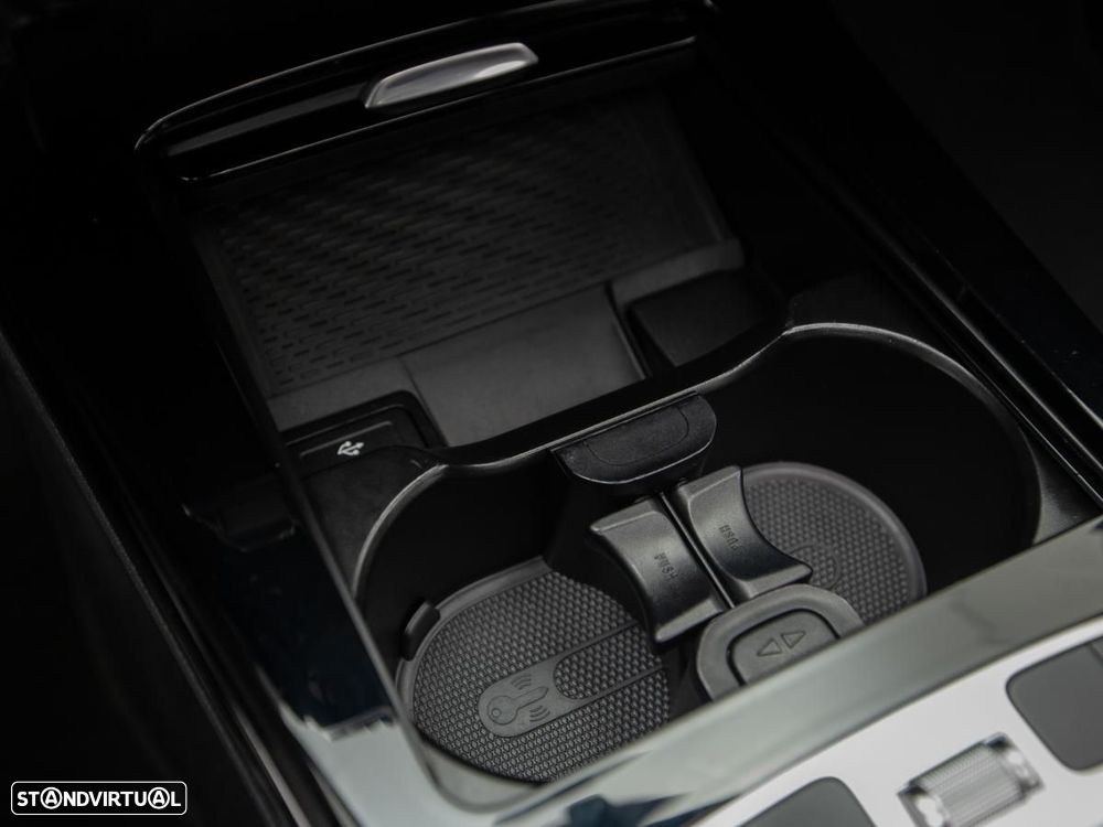 Mercedes-Benz A 200 7G-DCT AMG Line Advanced Plus - 23