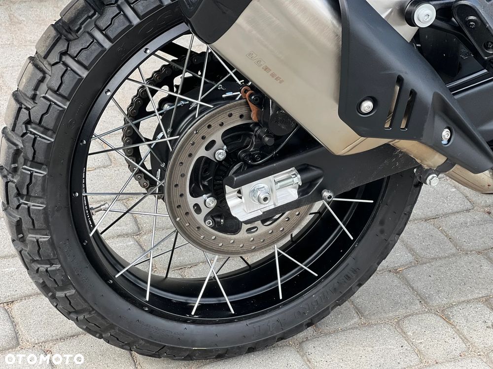 CFMoto MT - 8
