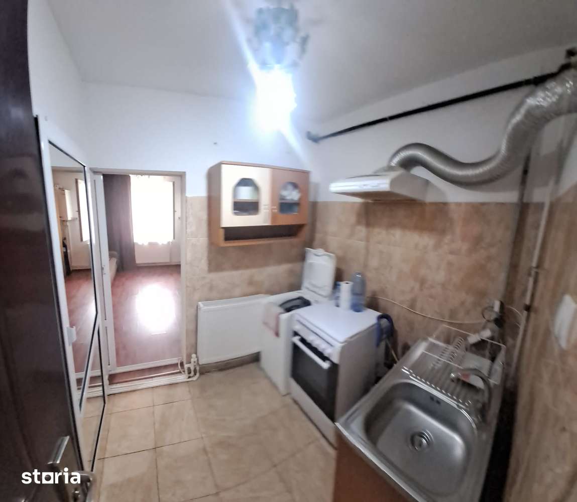Garsoniera etaj 1 , str Mihai Viteazu - Imagine principală: 2/21