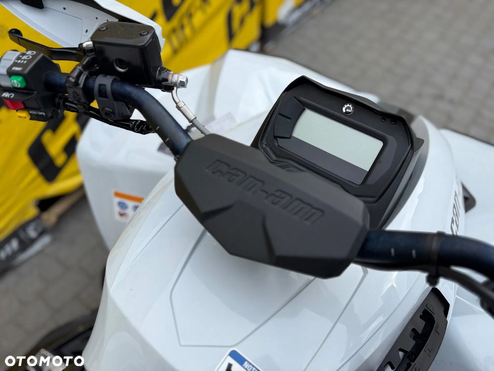 Can-Am Renegade - 11