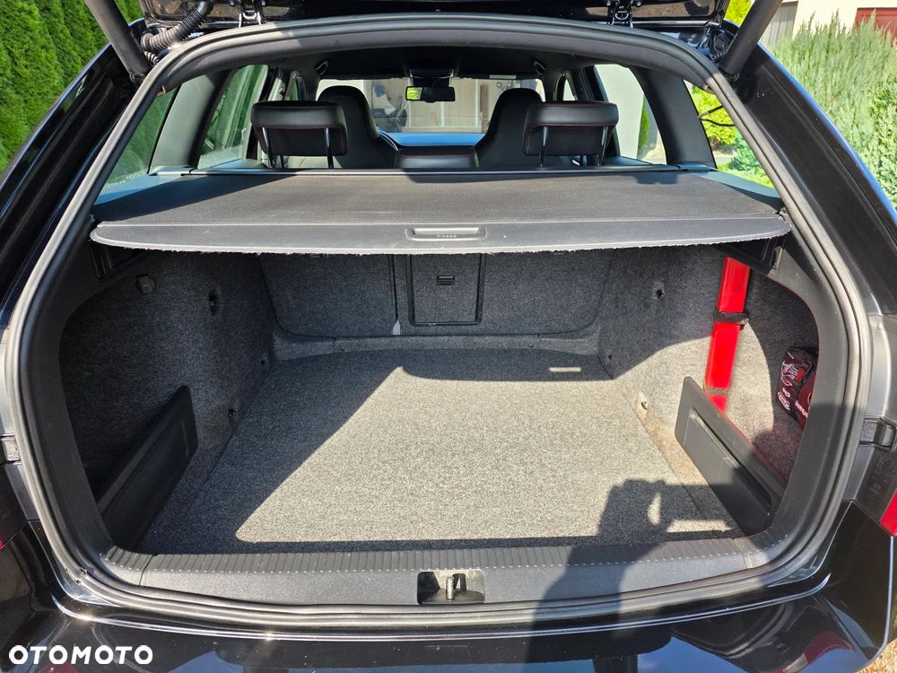 Skoda Octavia 2.0 TDI DSG RS - 17