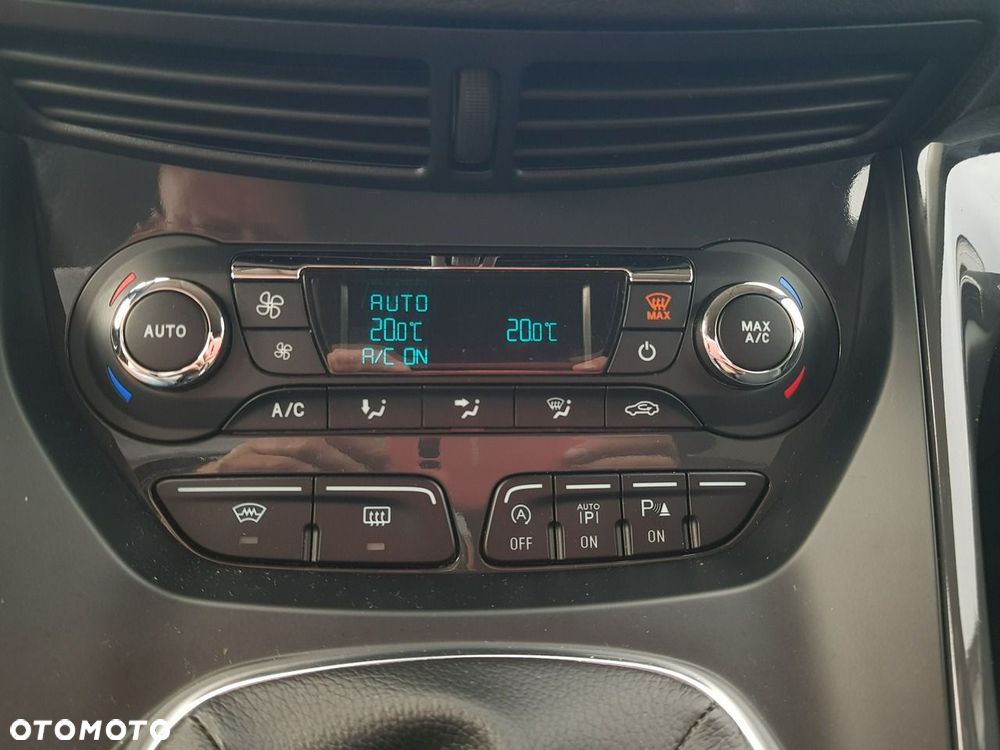 Ford Kuga 1.6 EcoBoost 2x4 Titanium - 19
