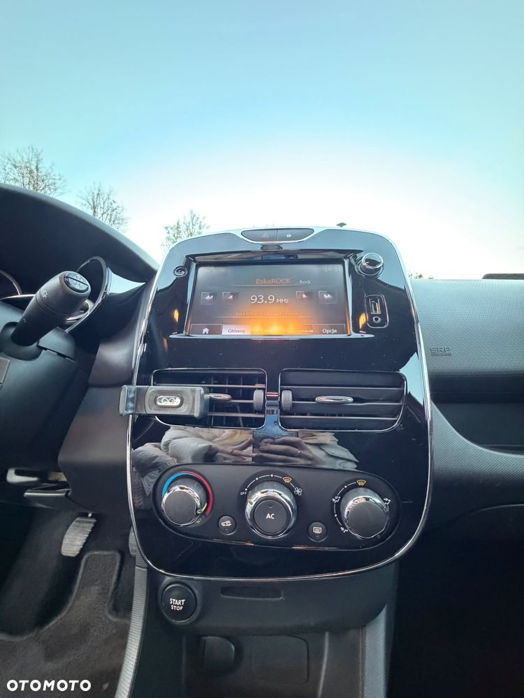 Renault Clio - 9
