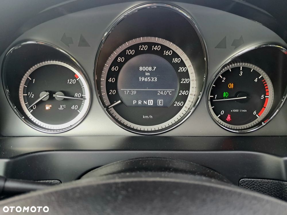 Mercedes-Benz Klasa C 200 CDI DPF Automatik BlueEFFICIENCY Avantgarde - 38
