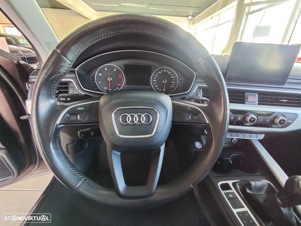 Audi A4 Avant 2.0 TDI Business Line - 29