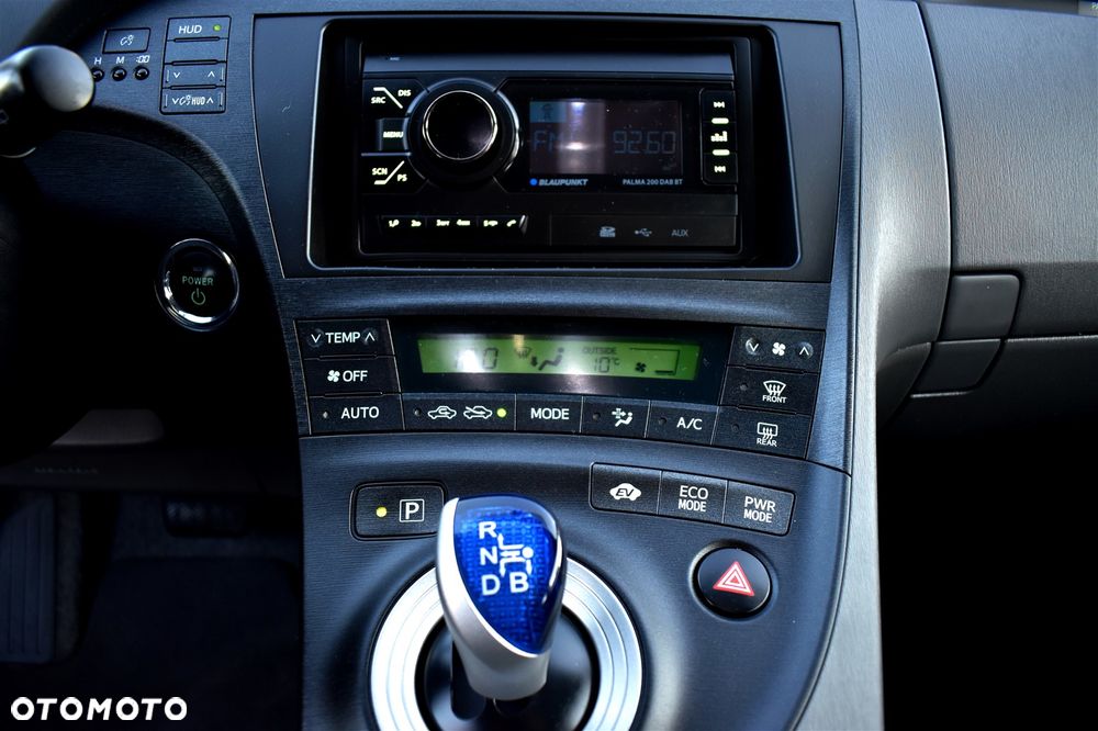 Toyota Prius (Hybrid) Executive - 31