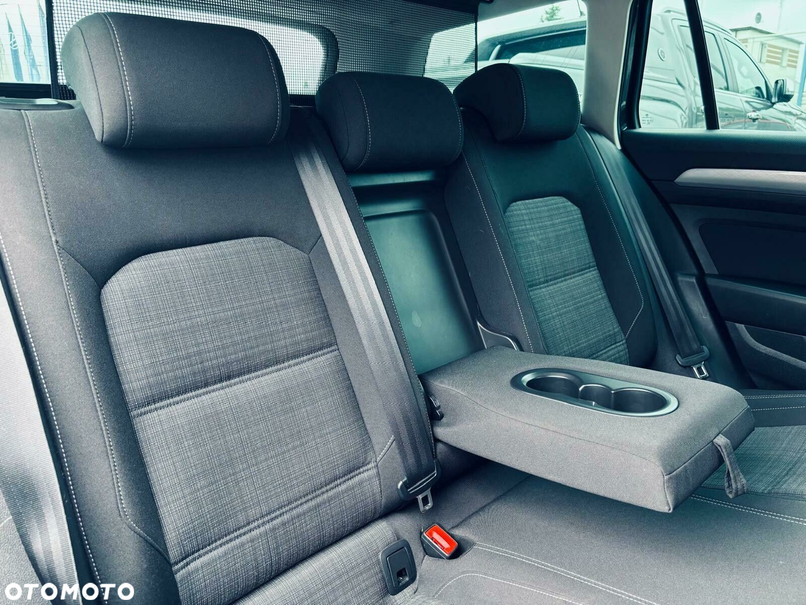 Volkswagen Passat - 17