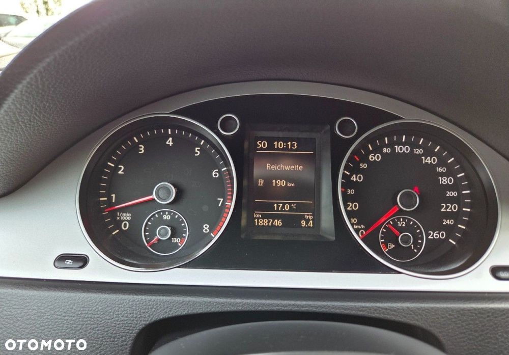 Volkswagen Passat - 12