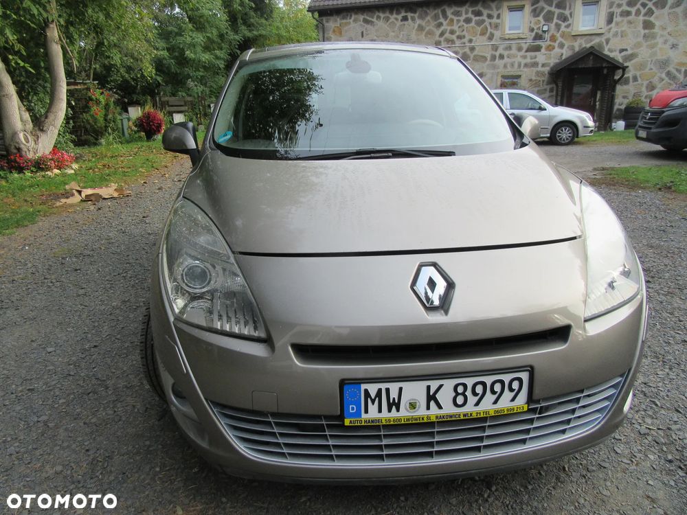 Renault Grand Scenic - 10