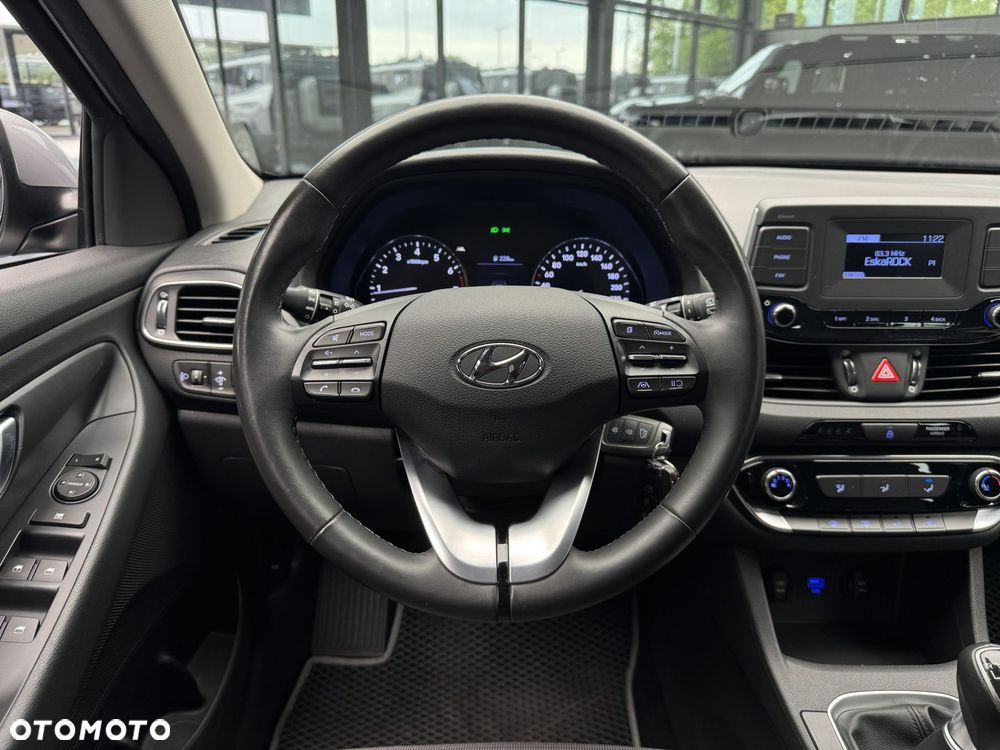 Hyundai i30 1.5 DPI Classic + - 17