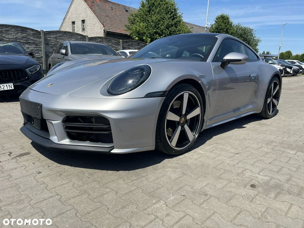 Porsche 911 Carrera - 1
