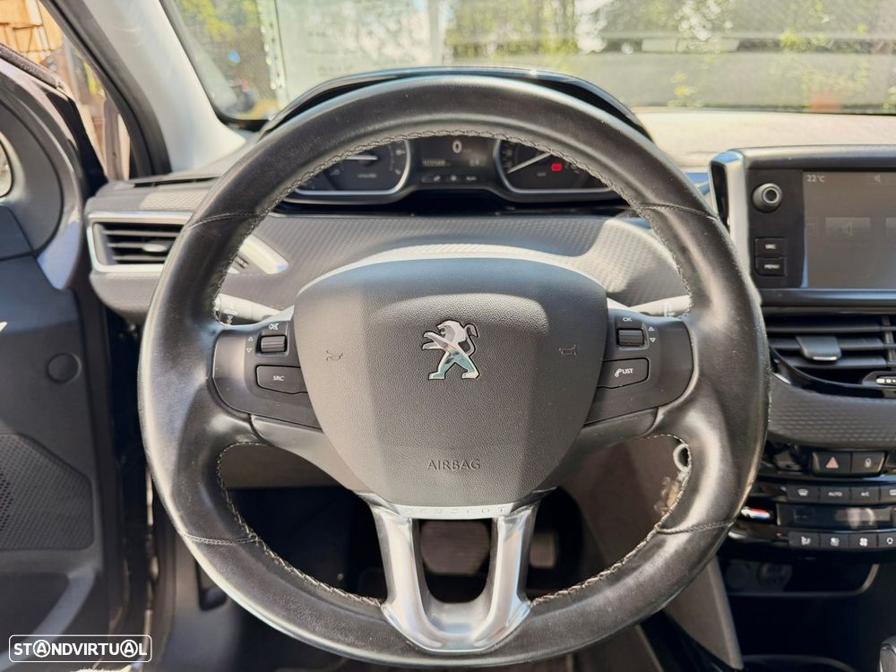 Peugeot 2008 1.2 PureTech Allure EAT6 - 18