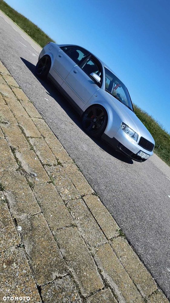 Audi A4 Limousine - 4