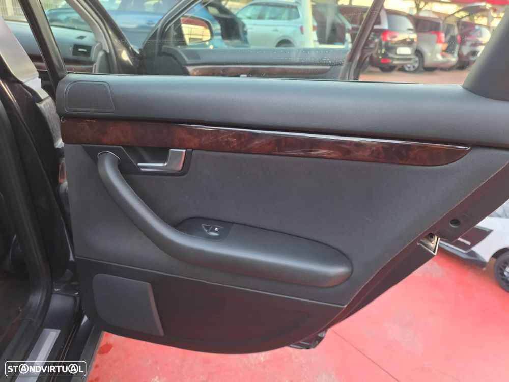 Audi A4 Avant 2.0 TDI S-line - 15
