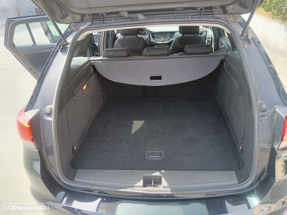 Opel Astra Sports Tourer - 14