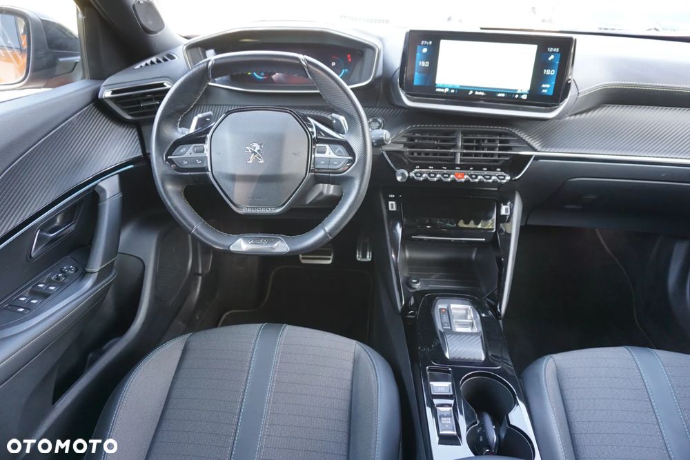 Peugeot 2008 PureTech 130 EAT8 GT - 15
