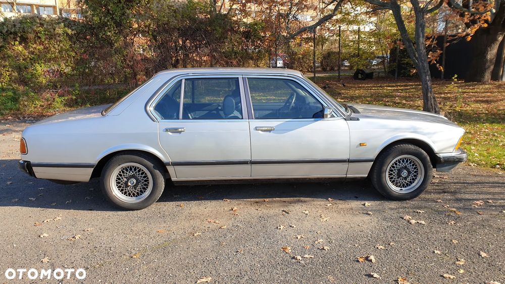 BMW Seria 7 - 11