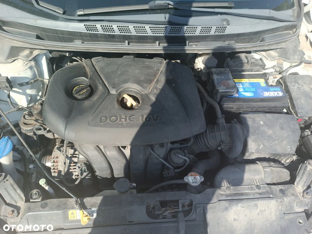 Hyundai Elantra - 26