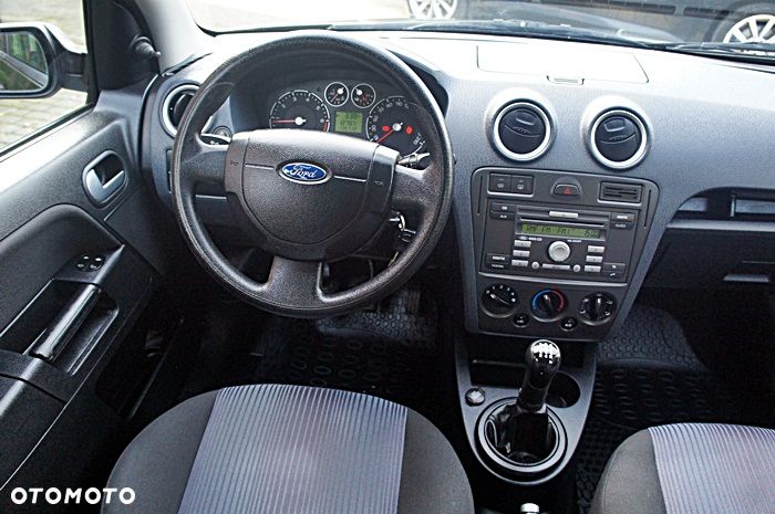 Ford Fusion - 22