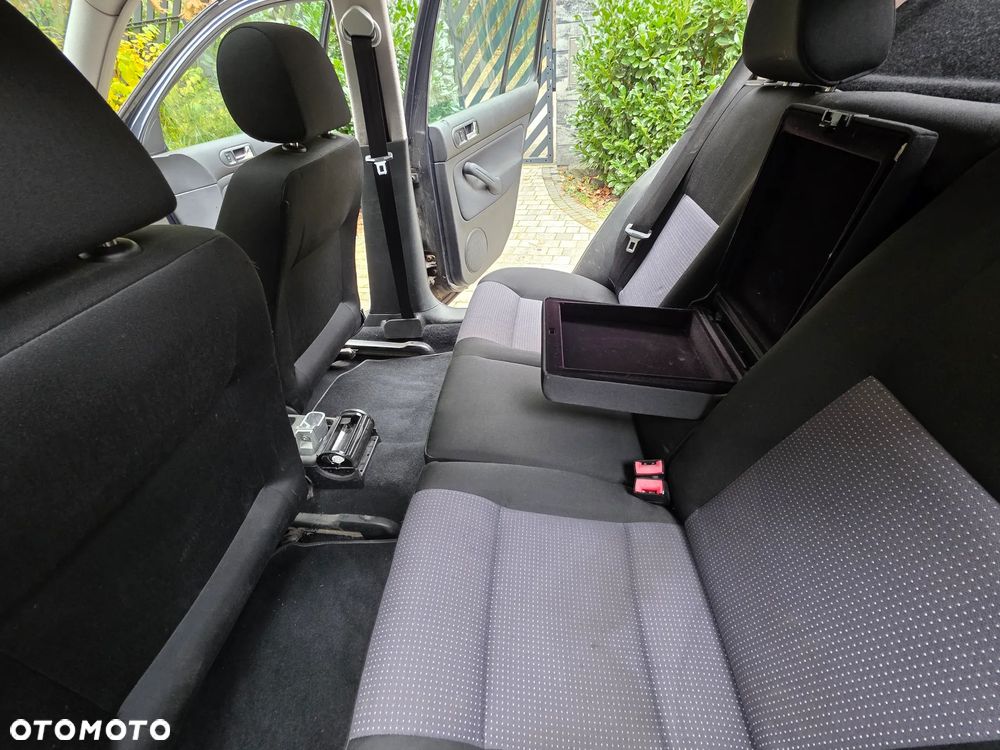 Volkswagen Golf - 28