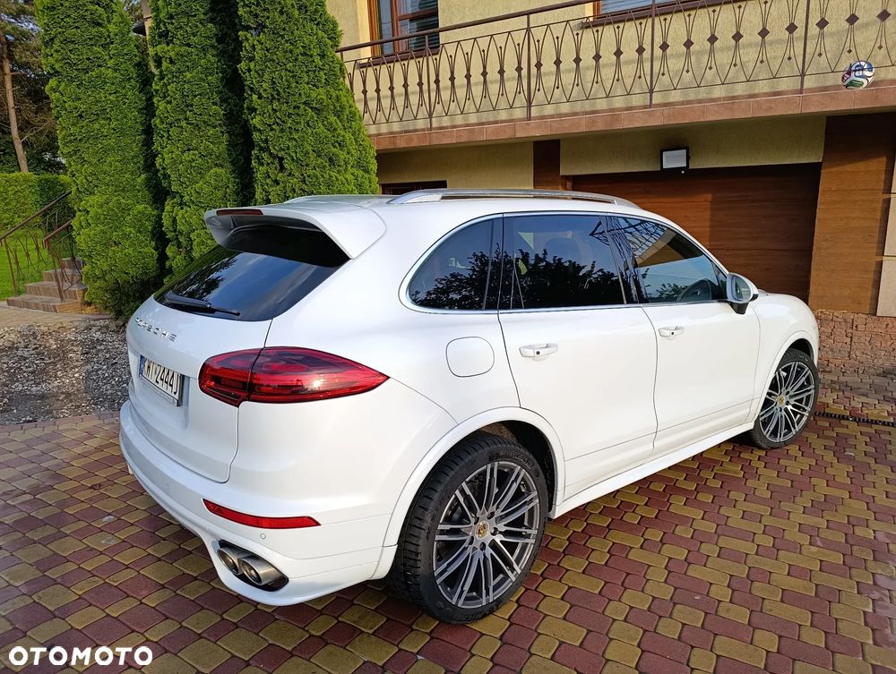 Porsche Cayenne S Diesel Platinum Edition - 18