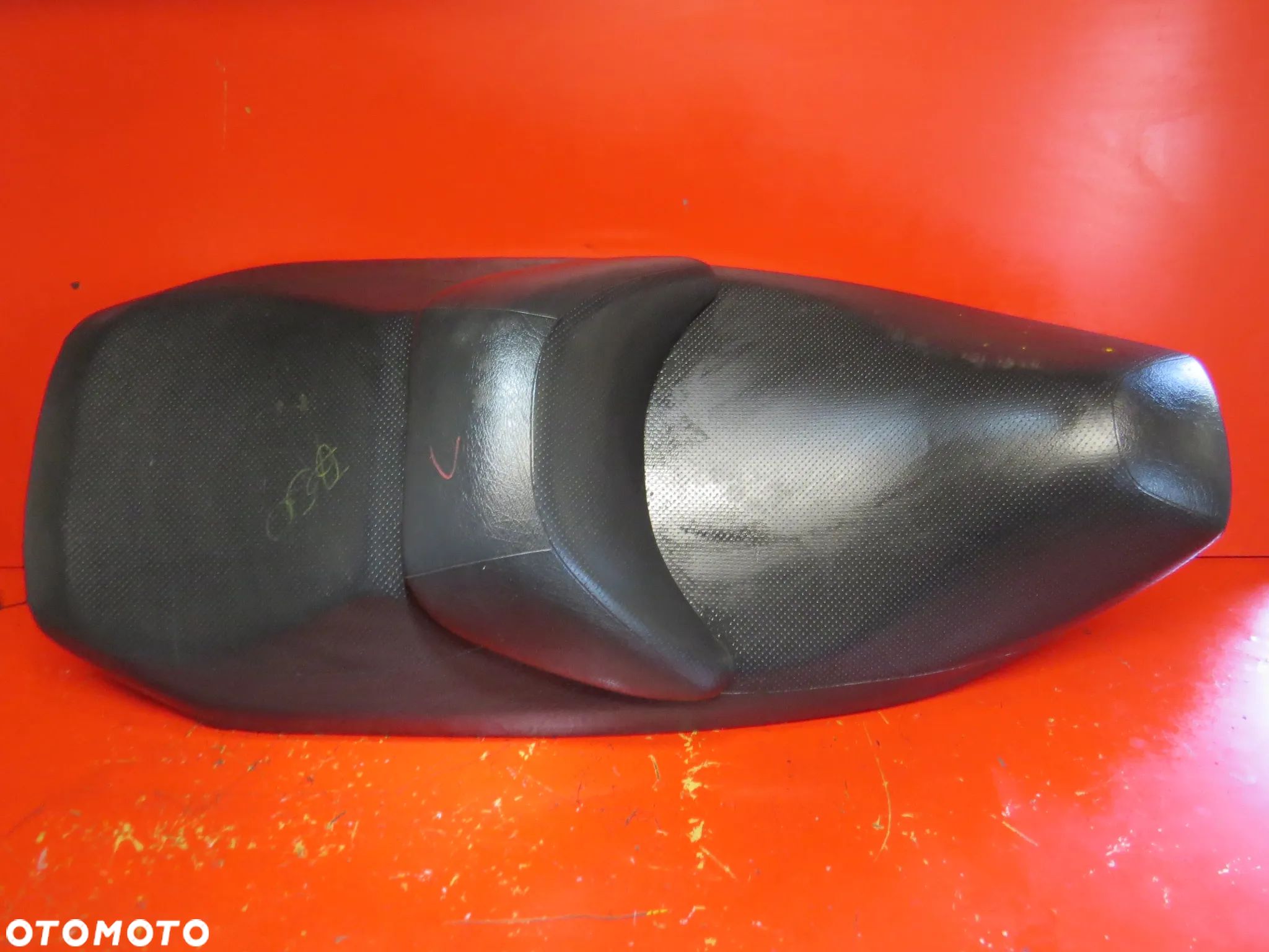 SUZUKI BURGMAN 400 250 07 k7 kanapa siedzenie siodło fotel - 1