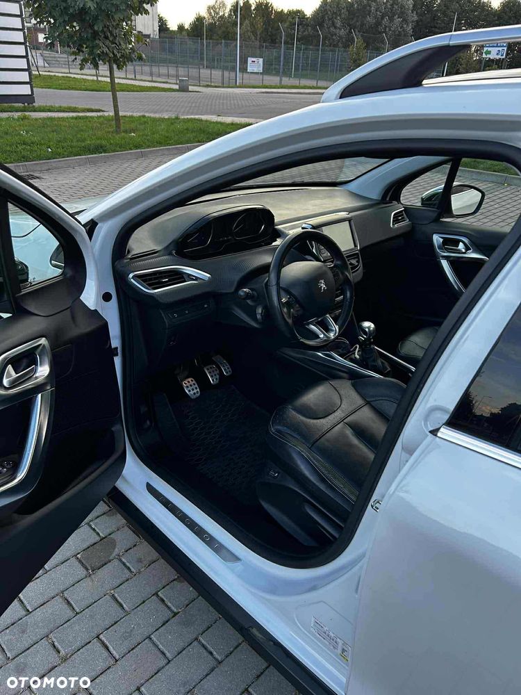 Peugeot 2008 1.6 e-HDi Allure S&S - 25