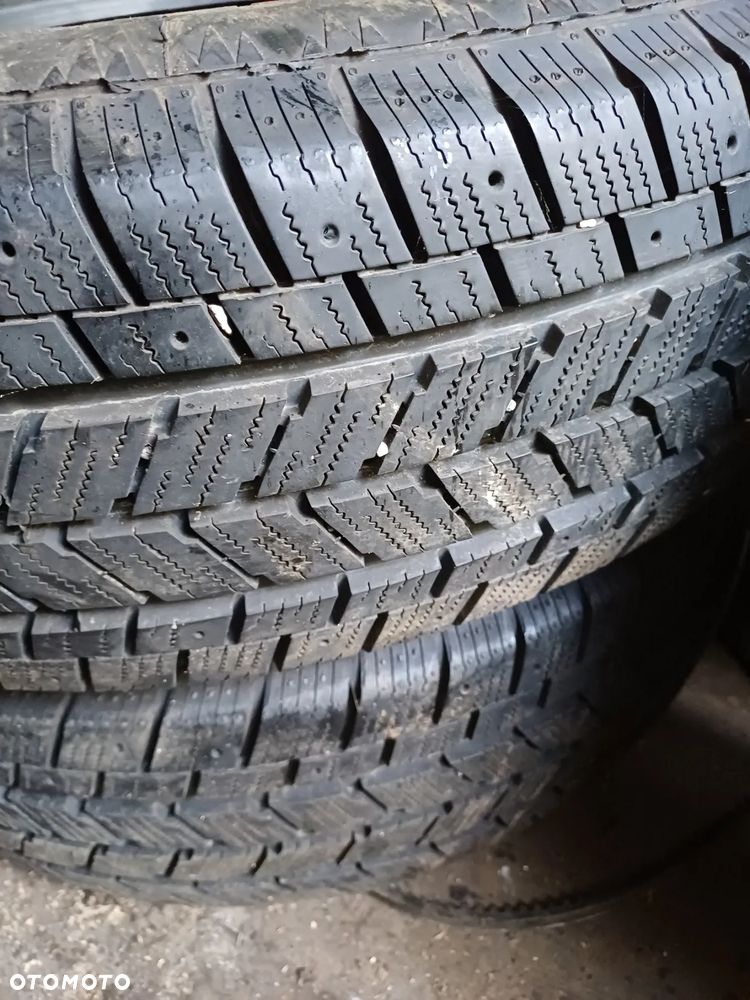 Opny zimowe Interstate 195/70/15C - 1