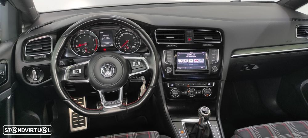 VW Golf - 25