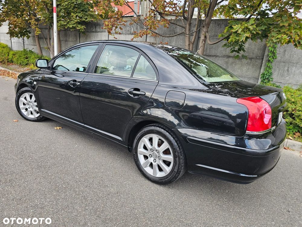 Toyota Avensis 2.2 D-4D Prestige - 3