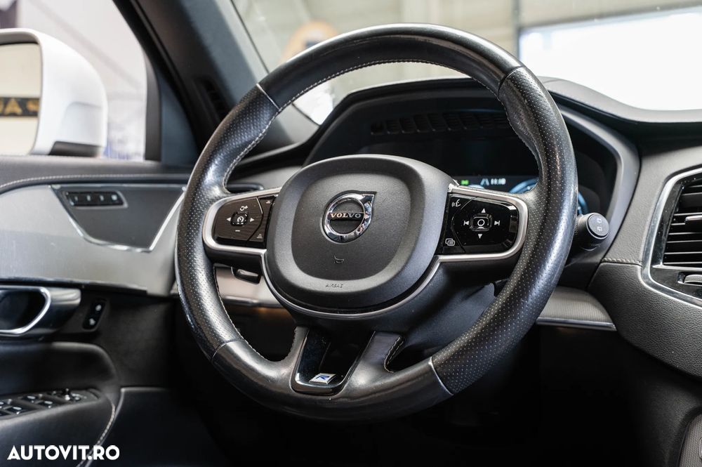 Volvo XC 90 D5 AWD Geartronic RDesign - 13