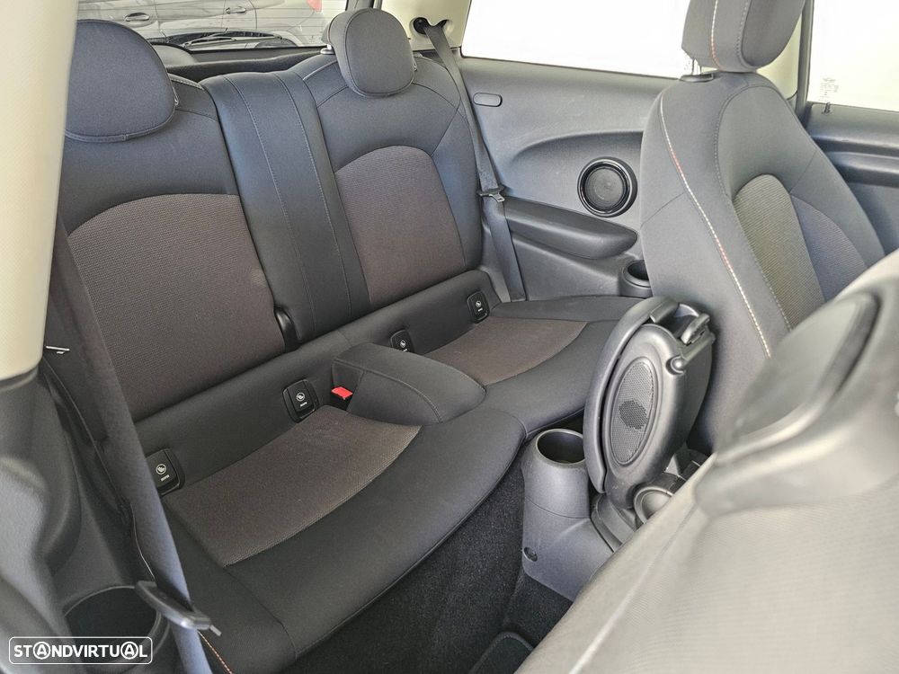 MINI 3 Portas One - 33