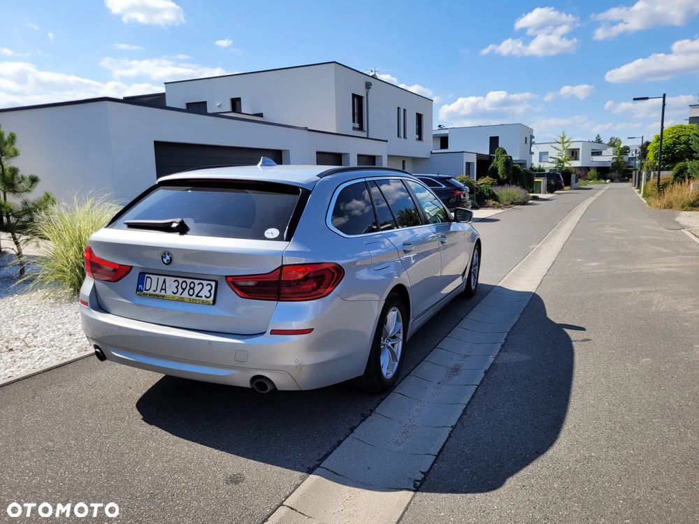 BMW Seria 5 530d xDrive - 14