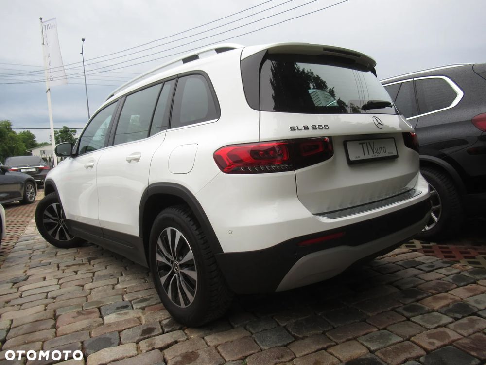 Mercedes-Benz GLB 200 7G-DCT - 3