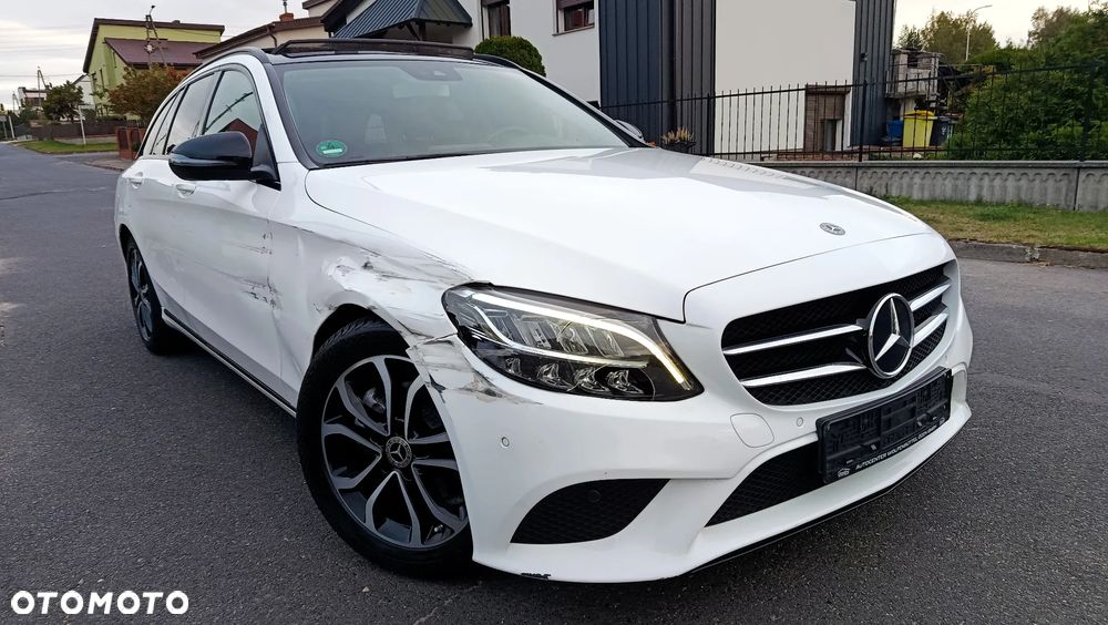 Mercedes-Benz C-Class 2018 photo 2