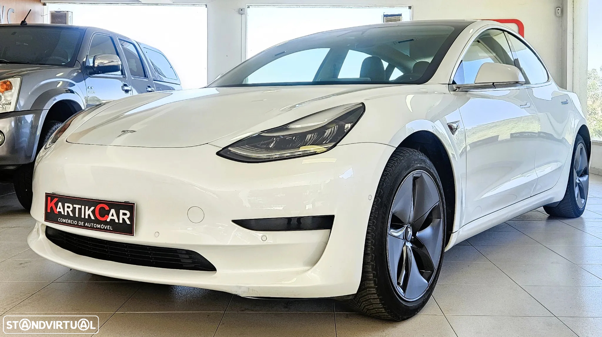 Tesla Model 3 Standard Range Plus RWD - 3