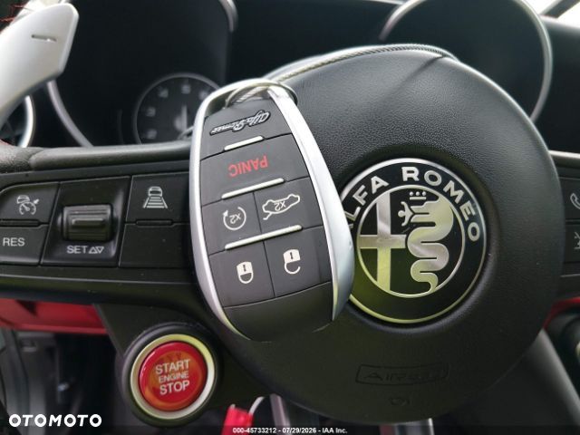 Alfa Romeo Giulia 2.9 Bi Turbo V6 Quadrifoglio - 12
